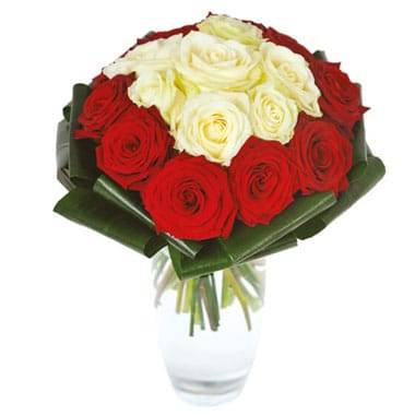 L'Agitateur Floral | image du bouquet de roses rouges et blanches