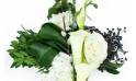 Image Croix de fleurs piquées tons blanc et verts "Mercure" | L'Agitateur Floral