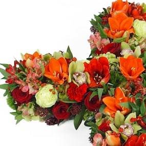 Zoom 1 image de la Grande croix de fleurs rouges & vertes "Diomède" | L'Agitateur Floral