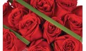 zoom sur le centre du bouquet de roses en pot grenade